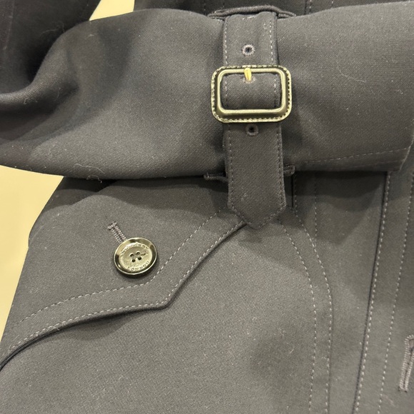 Excellent Burberry flattering trench - Picture 6 of 8